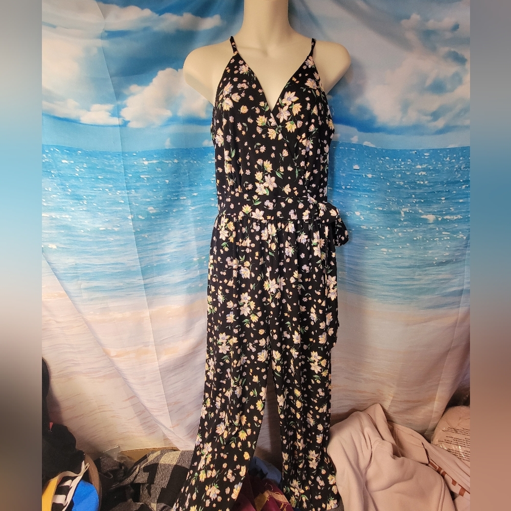 Kaileigh NWOT‎ Floral Sleeveless Jumpsuit Women's Size Medium